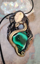 Load image into Gallery viewer, PREORDER Ayahuasca Yage Spirit Necklace | Shamanic Healing Sacred Plants Psychedelic Jewelry  MALACHITE
